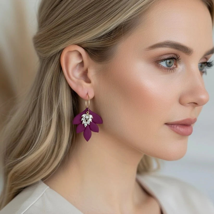 Dalia Velvet – Leaf Earrings with Zircons