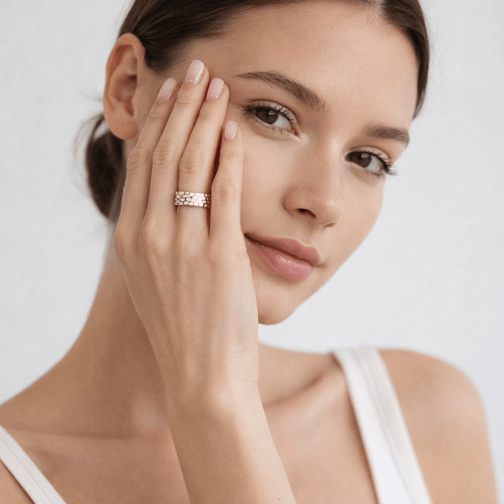 Lumera – Adjustable ring in 18K gold-plated steel, modern minimal design